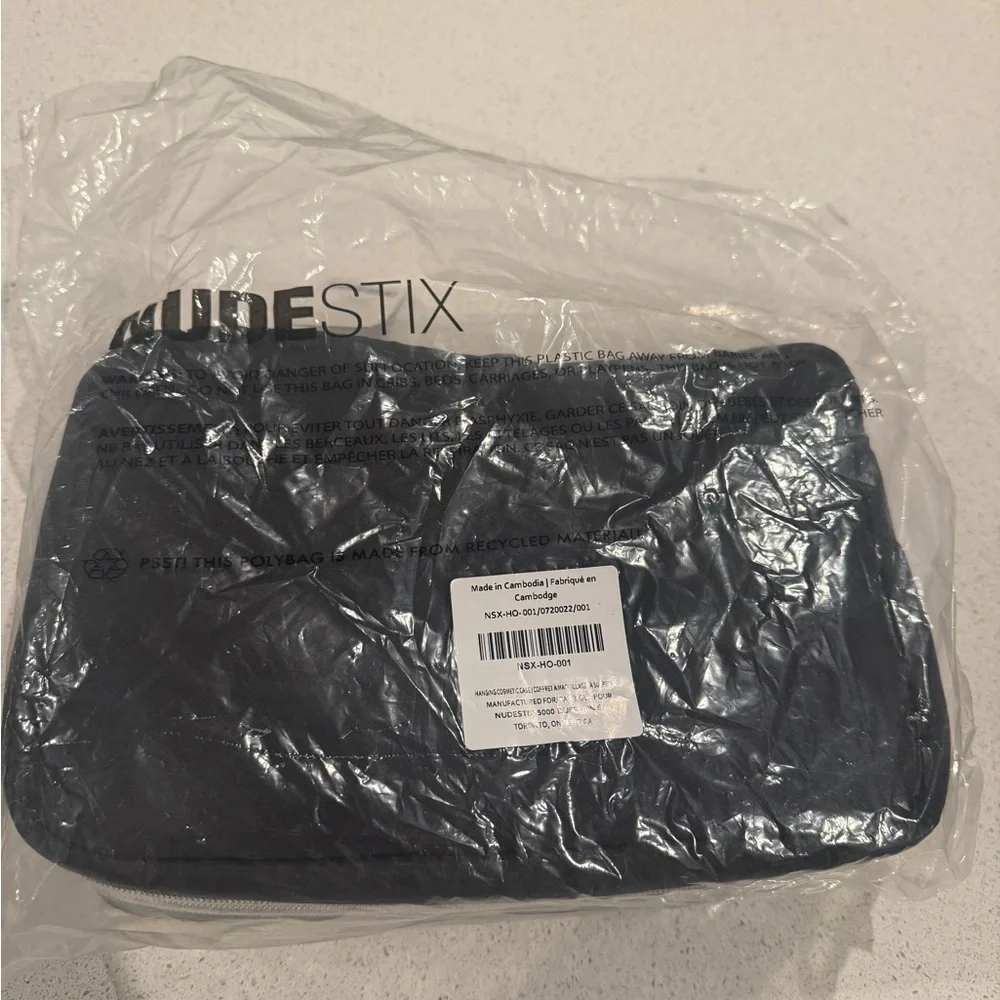 NUDESTIX Black Cosmetic Bag